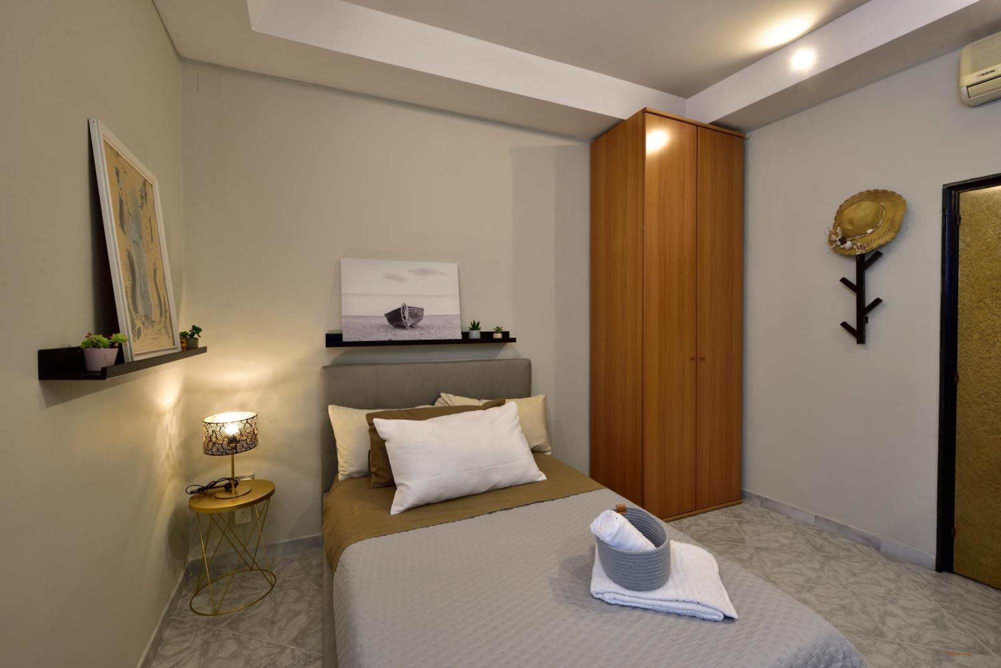 Ciaobari - Elegant 4 Bedrooms In The Heart Of Old Town Apartment Bari