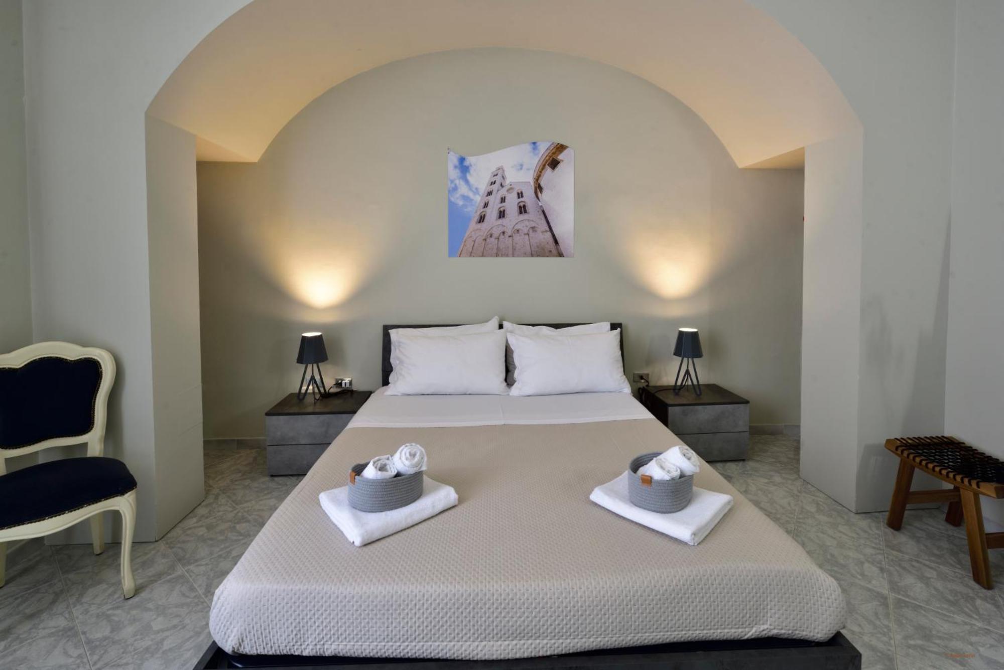 Ciaobari - Elegant 4 Bedrooms In The Heart Of Old Town Apartment Bari