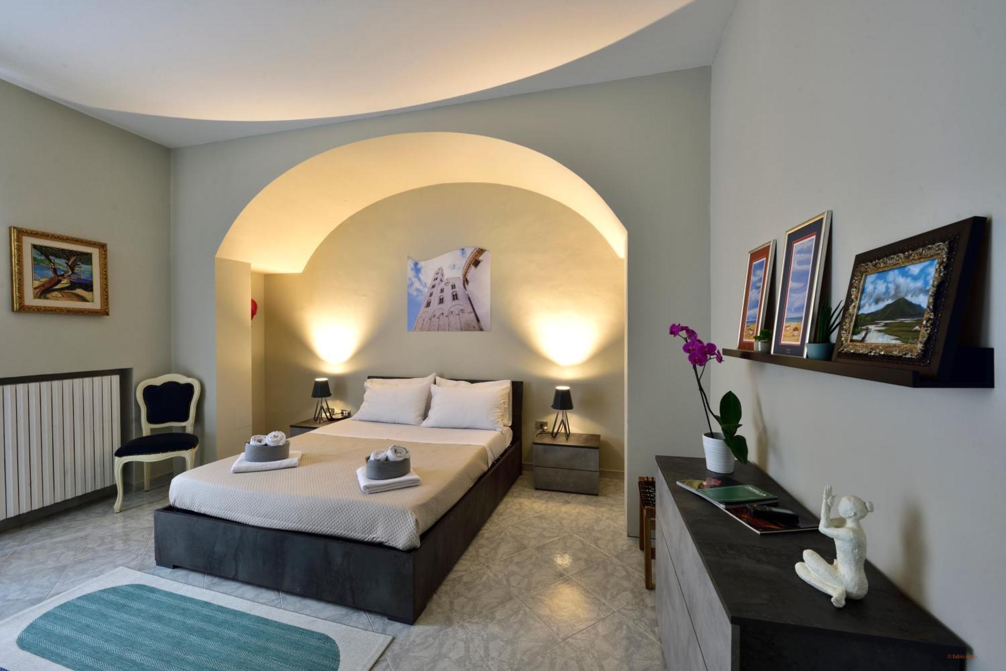 Ciaobari - Elegant 4 Bedrooms In The Heart Of Old Town Apartment *