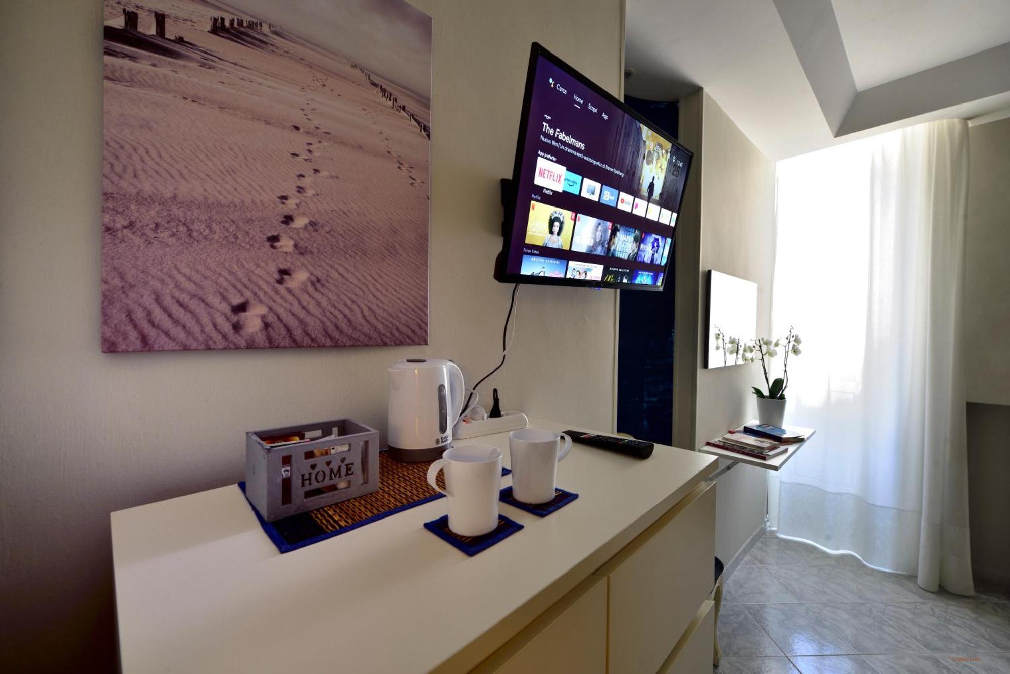 Ciaobari - Elegant 4 Bedrooms In The Heart Of Old Town Apartment *