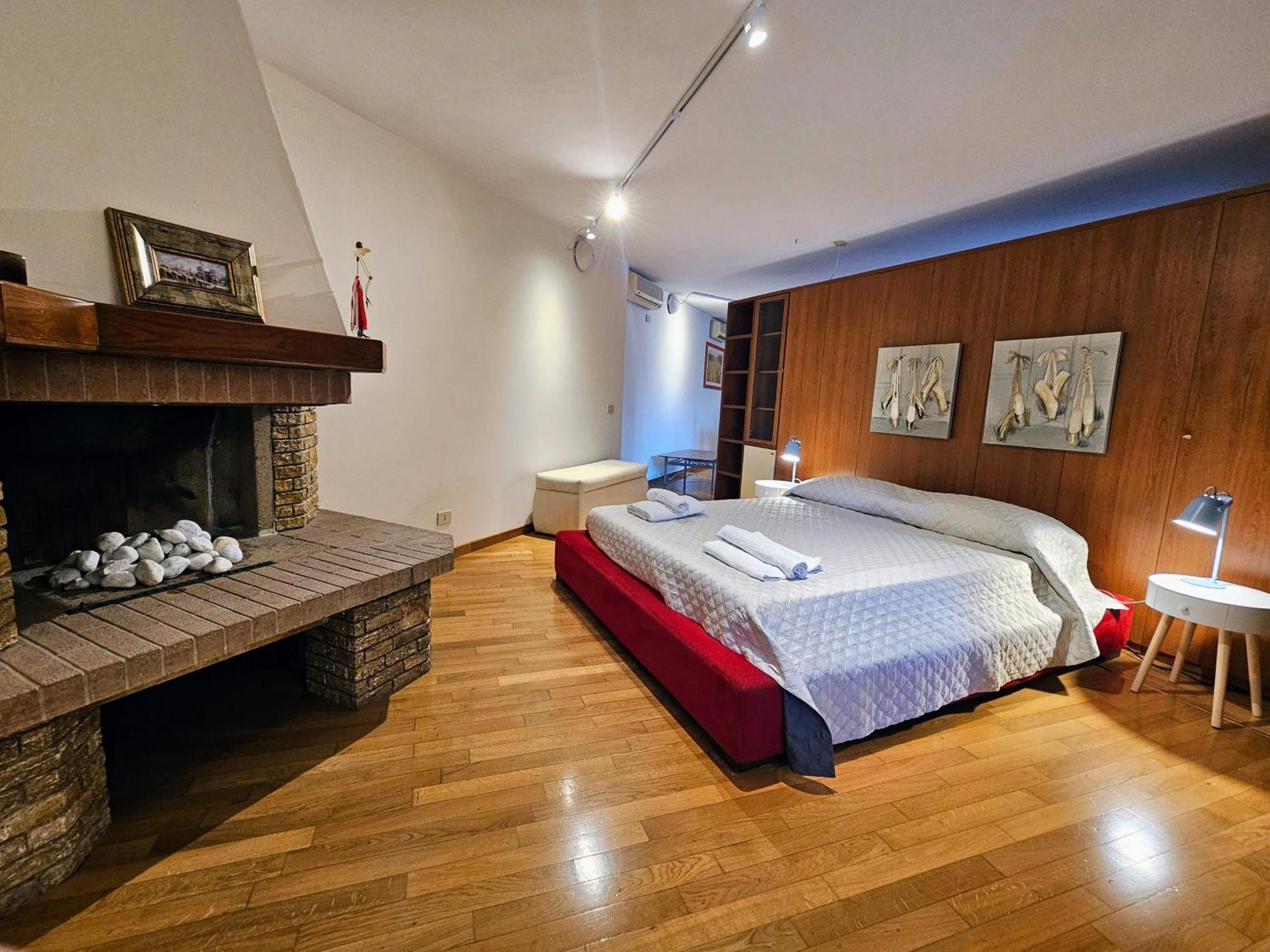 Apartment Ciaobari - Elegant 4 Bedrooms In The Heart Of Old Town *